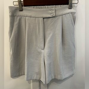 NWT skies are blue dress short in light grey